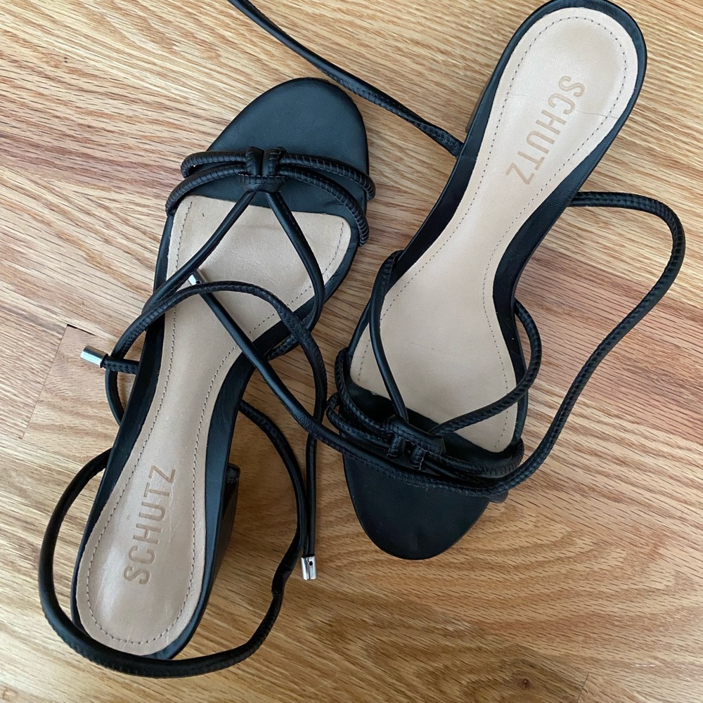 BRAND NEW SCHUTZ SANDALS!